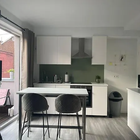 Lovely 1 Bedroom Appt With Terrace * Λιέγη