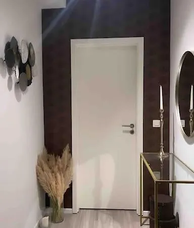 Διαμέρισμα Lovely 1 Bedroom Appt With Terrace *