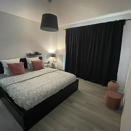 Lovely 1 Bedroom Appt With Terrace *
