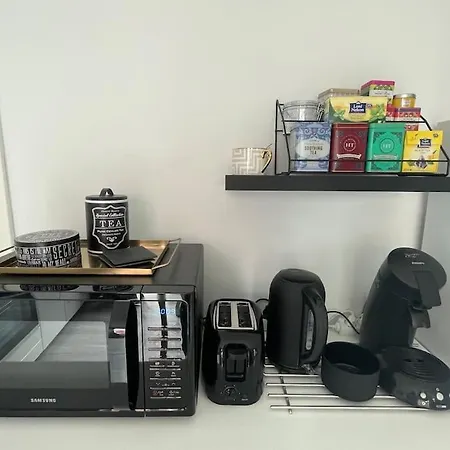 Lovely 1 Bedroom Appt With Terrace Λιέγη
