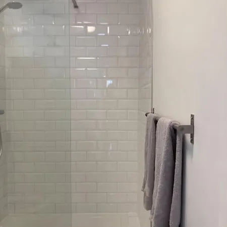 Διαμέρισμα Lovely 1 Bedroom Appt With Terrace *